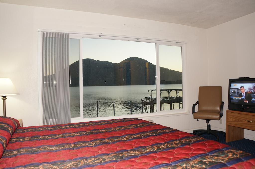 Lake Marina Inn Clearlake Oaks Ruang foto